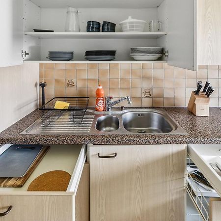 Affordable Comfort In Zurich Apartment Exterior foto