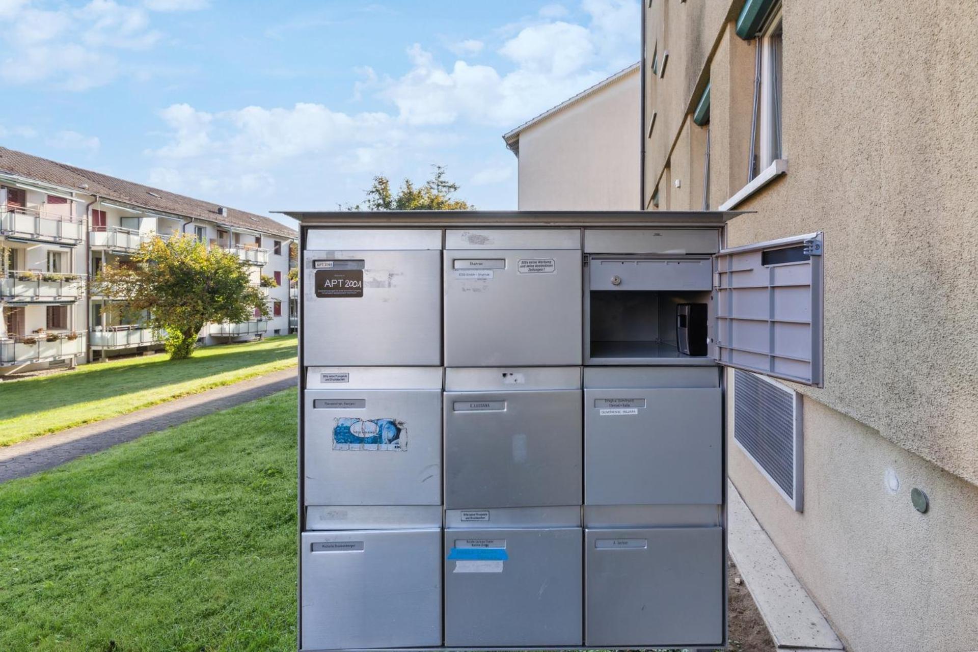 Affordable Comfort In Zurich Apartment Exterior foto